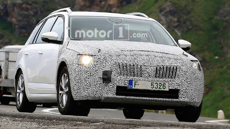 H νέα Skoda Octavia θα μπαίνει και στην πρίζα…